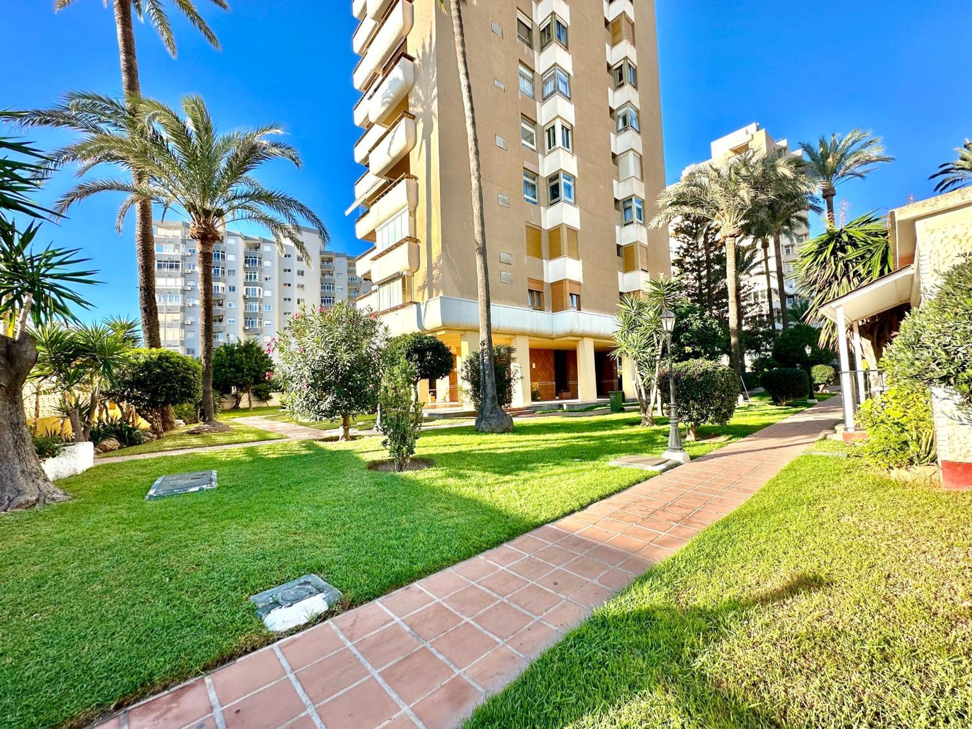Gorgeous Apartment At The Sea In La Carihuela! توريمولينوس المظهر الخارجي الصورة