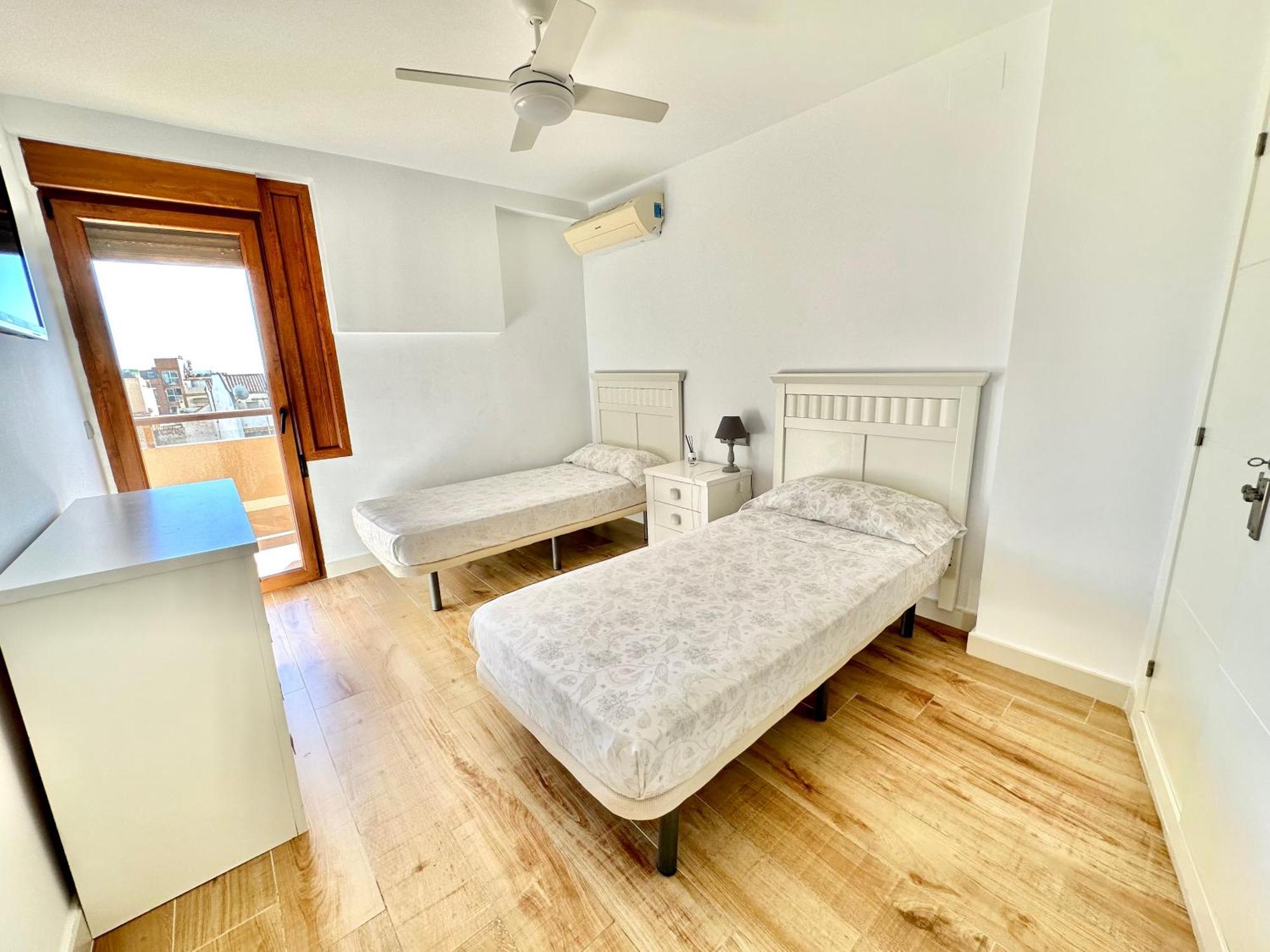 Gorgeous Apartment At The Sea In La Carihuela! توريمولينوس المظهر الخارجي الصورة
