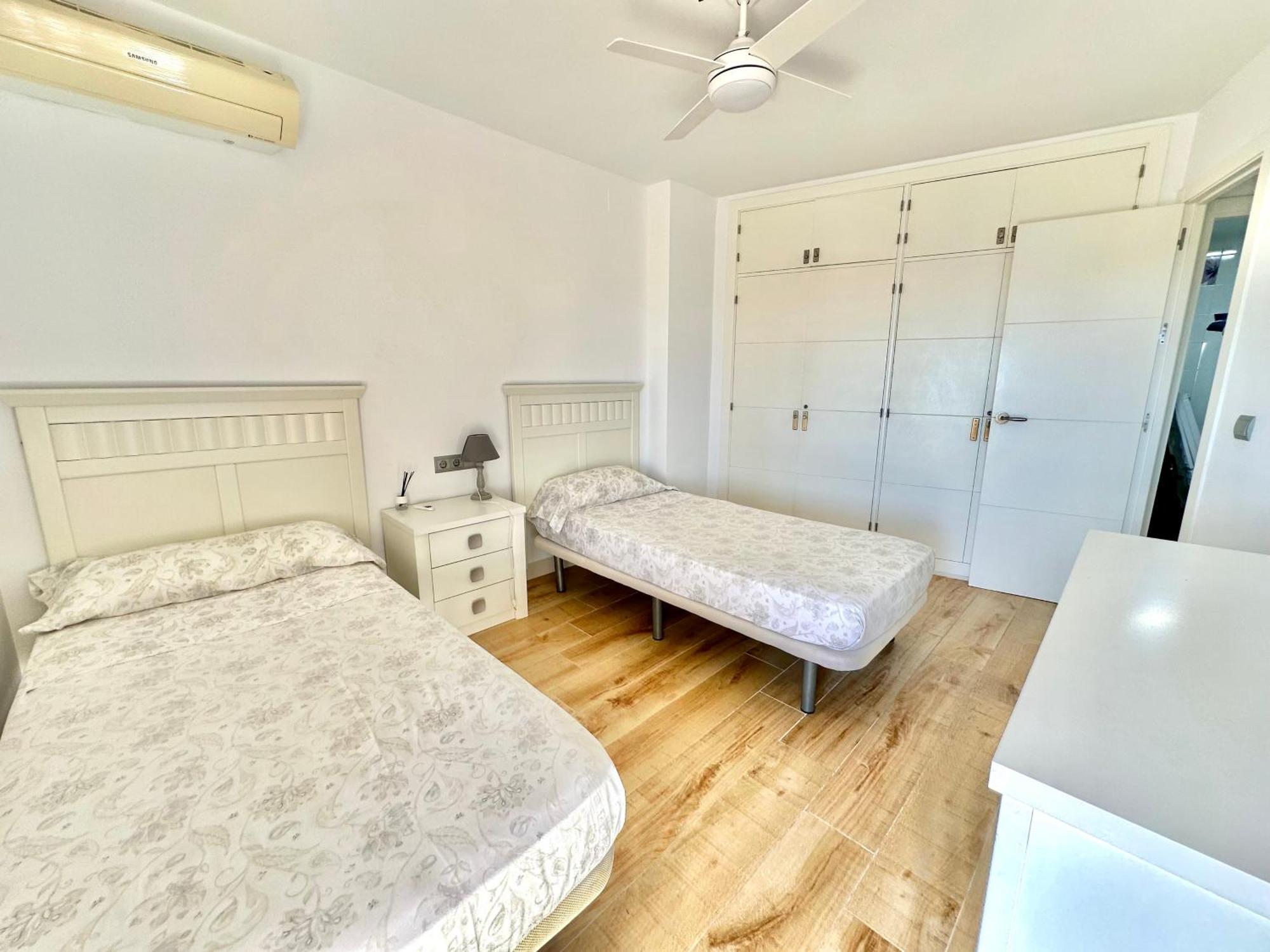 Gorgeous Apartment At The Sea In La Carihuela! توريمولينوس المظهر الخارجي الصورة